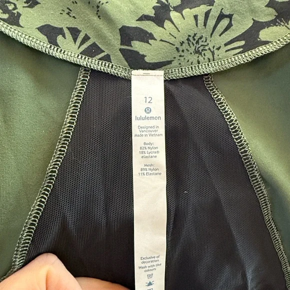 lululemon sz 12 Define Jacket Efflorescent Barracks Green Black - Picture 8 of 8